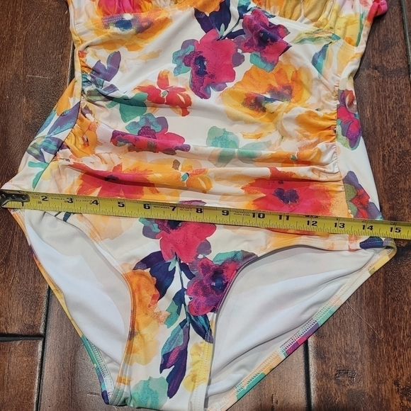 Calvin Klein Floral Print One-Piece Swimsuit Size 8 NWOT - Picture 7 of 8